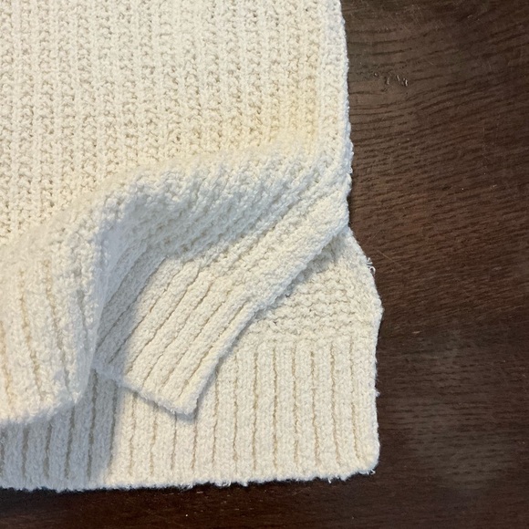 Abercrombie & Fitch Off-White Knit Pullover - Picture 3 of 8